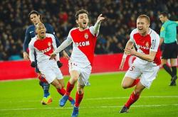 世界杯预选赛抢七大战爆出冷门！本菲卡爆冷那不勒斯，争冠形势突变的简单介绍